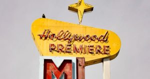 Read more about the article This rundown Hollywood motel gets a shiny new status: L.A. historic monument – Los Angeles Times
