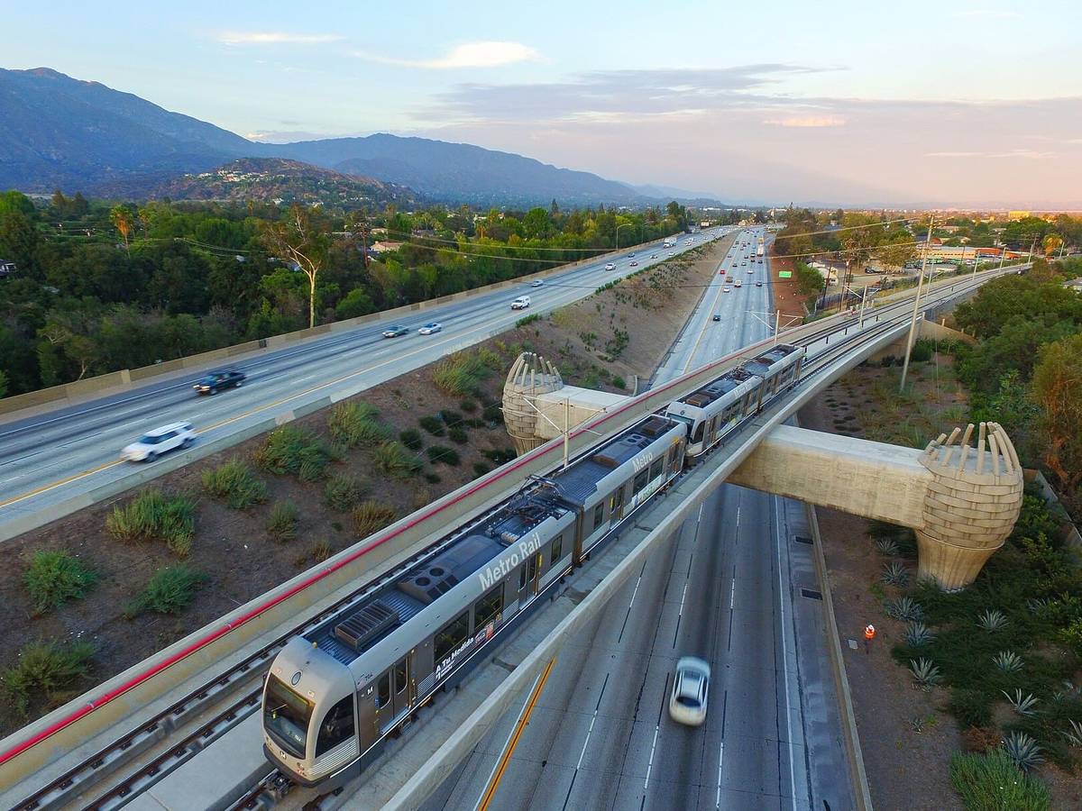 You are currently viewing The Future of Commuting: How L.A. Is Innovating To Reduce Traffic Congestion – Secret Los Angeles
