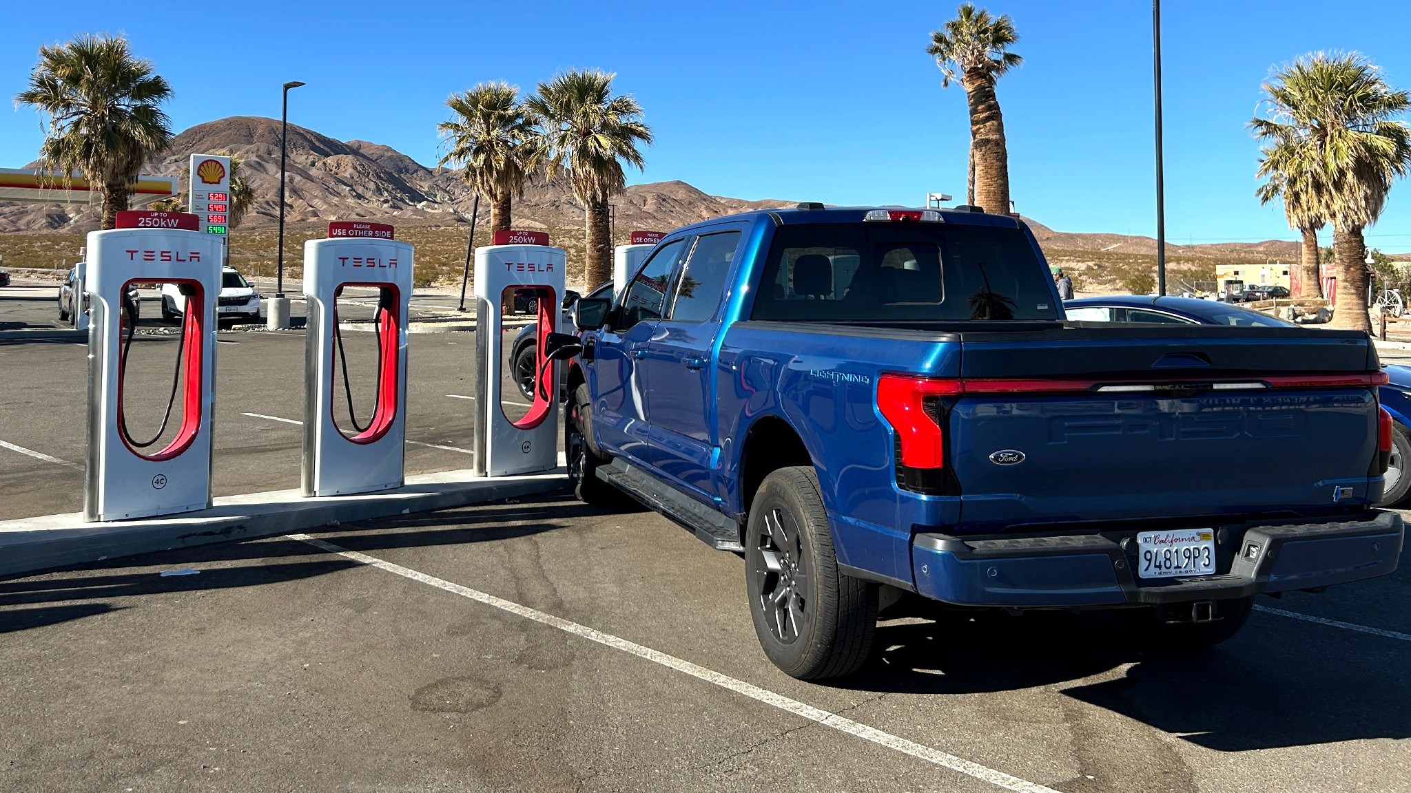 You are currently viewing BlueCruise, Tesla Superchargers, and Tacos With our Ford F-150 Lightning – MotorTrend