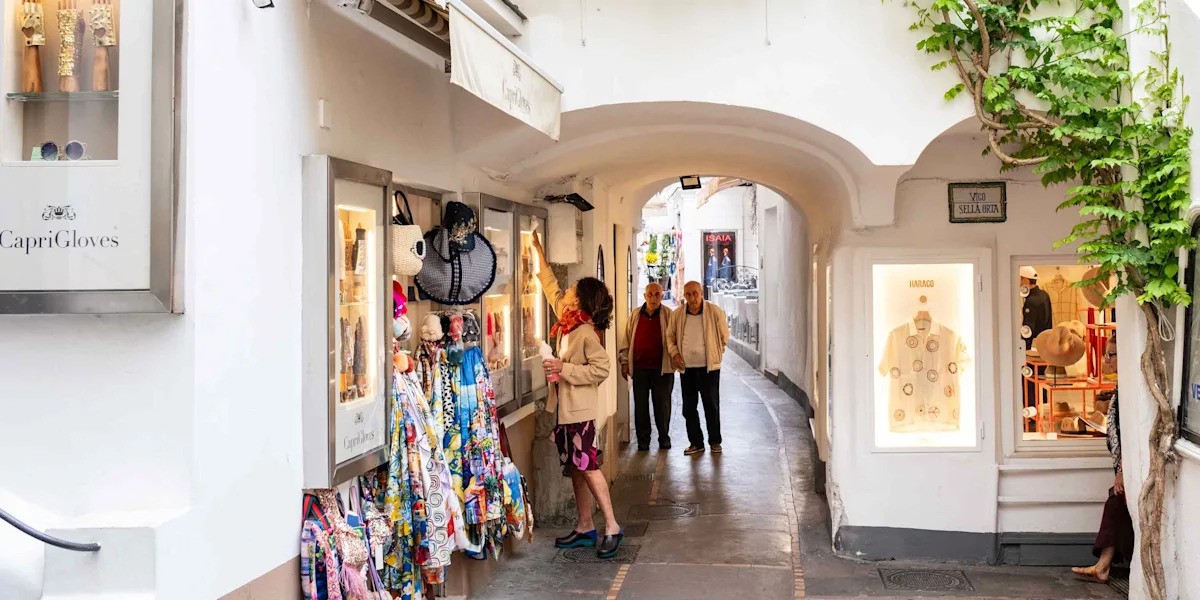 You are currently viewing On Trend: A Stylish Traveler’s Guide