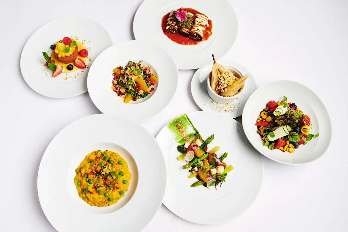 Read more about the article The Surprising Dining Trend That Cruise Lines Are Racing to Embrace