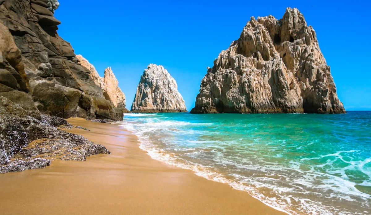 You are currently viewing U.S. warns tourists ‘do not travel’ to sections of popular vacation spot – yahoo.com