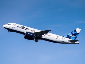 Read more about the article Travel Chaos Hits JetBlue Across US with 179 Delays and 15 Flight Cancellations Affecting New York, Boston, Los Angeles, Washington D.C. and More – Travel And Tour World