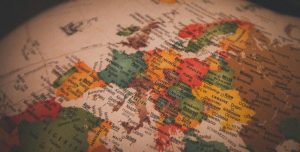 Read more about the article 9 Tips for Finding Cheap International Flights This Year & Next – Thrifty Traveler