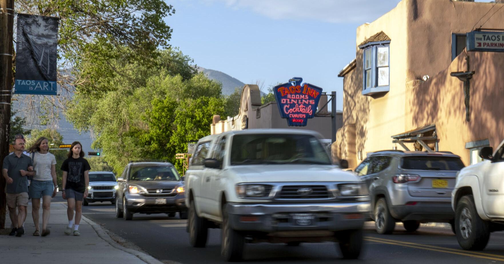 Read more about the article What is the best small shopping town in the US? Taos, according to Travel + Leisure