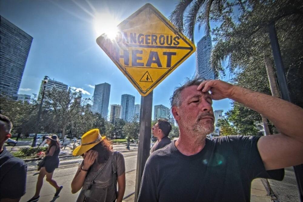You are currently viewing Florida Faces Unprecedented Heat Conditions as Dangerous Temperatures Continue to Rise—How Will This Sweltering Heat Wave Impact Travel, and Outdoor Activities This Weekend? – Travel And Tour World