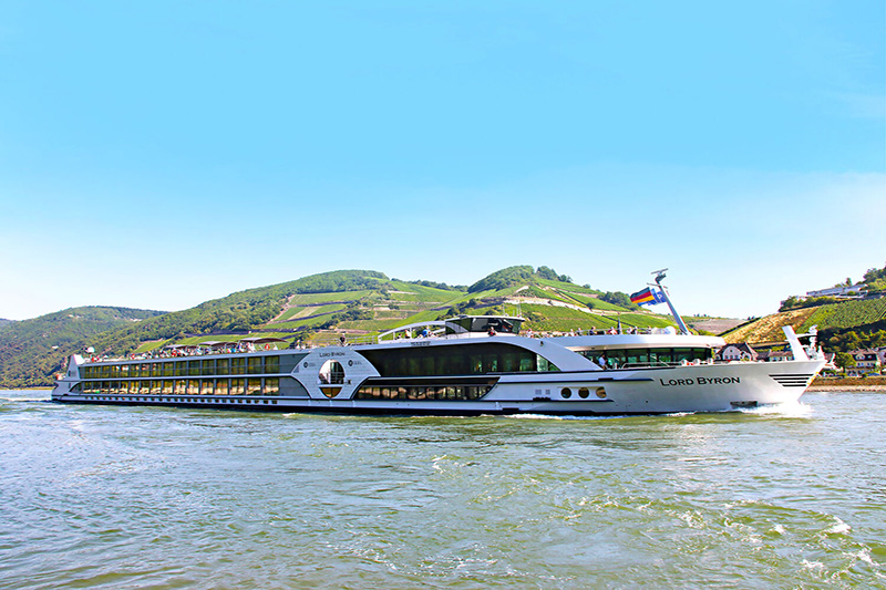 Read more about the article Riviera Reports Over 100 Percent YOY Growth After Rebrand – Cruise Industry News