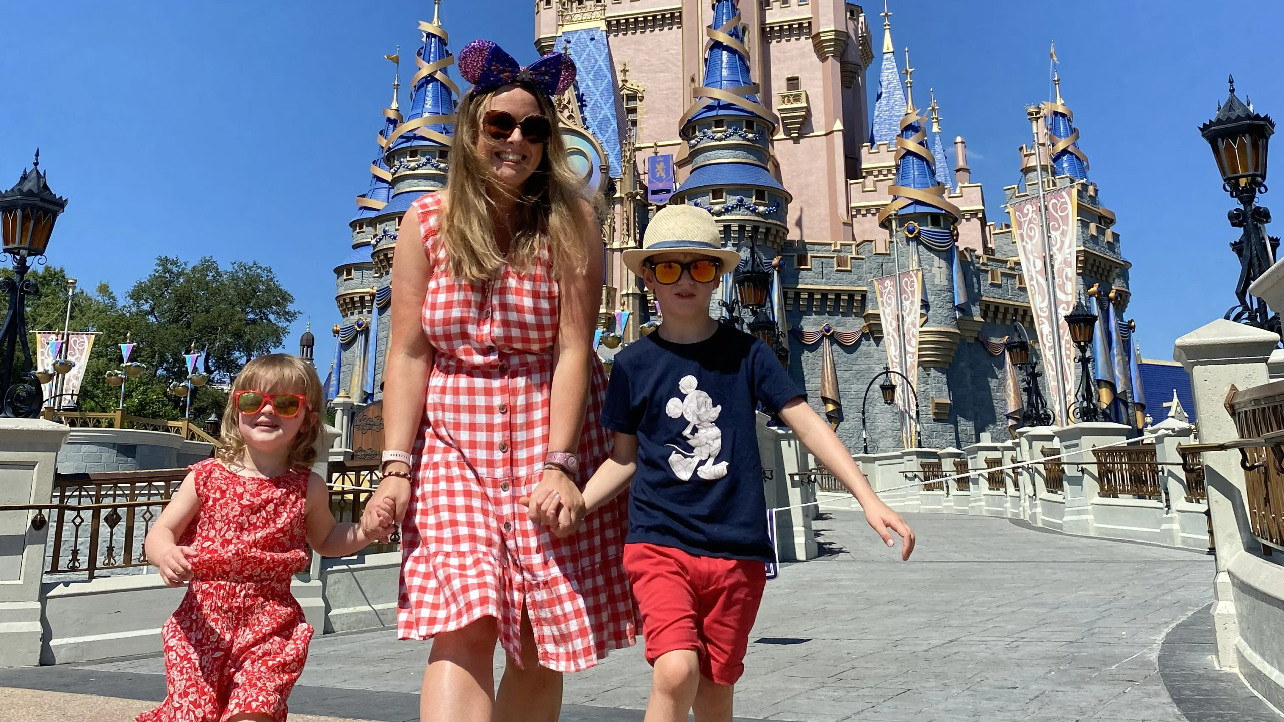 You are currently viewing I've visited Disney 55 times: mistakes parents make that ruin trips & waste cash – The Sun