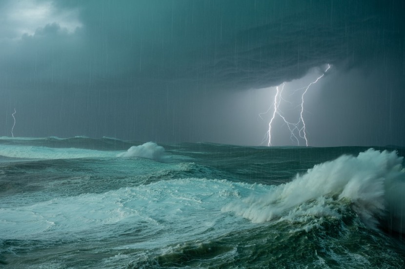 You are currently viewing China, Vietnam, Thailand, and Laos Shaken by Typhoon KAJIKI-25: Over 50 Flights Cancelled and 2300+ Delayed! New Updates On Travel Disruptions and Impact on Hanoi, Vientiane, Bangkok, Shanghai, and More You Need To Know – Travel And Tour World