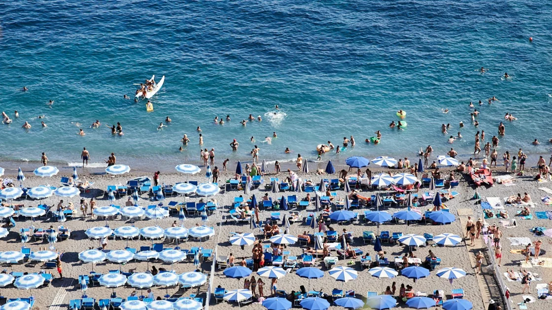 You are currently viewing Lido law: How to navigate the Italian lido like a local – Gourmet Traveller