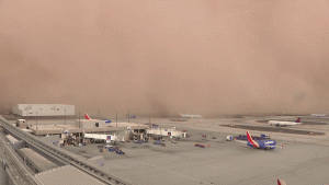 Read more about the article Towering haboob turns day into night in Phoenix as powerful winds knock out power, cause travel chaos – FOX Weather