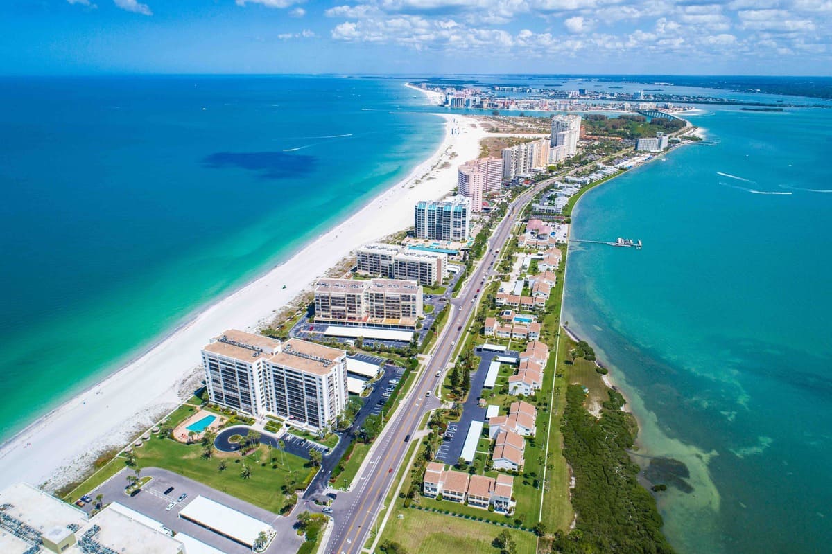 You are currently viewing Travelers Are Flocking To These 2 Florida Destinations – Travel Off Path