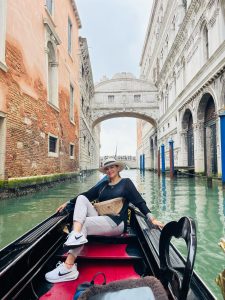 Read more about the article San Diegan's dream trip spoiled after booking with company found on social media – NBC 7 San Diego