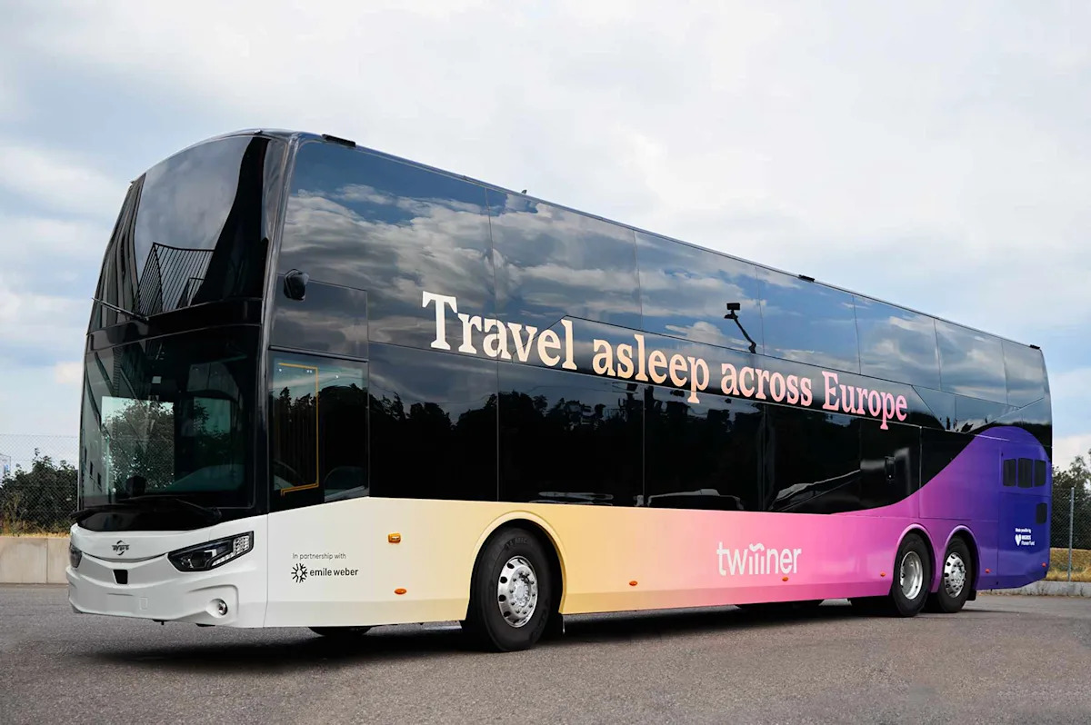 You are currently viewing Europe's New Luxury Night Bus Feels Like Flying Business Class With Lie-flat Beds and an Onboard Bar—and It Connects Iconic Cities