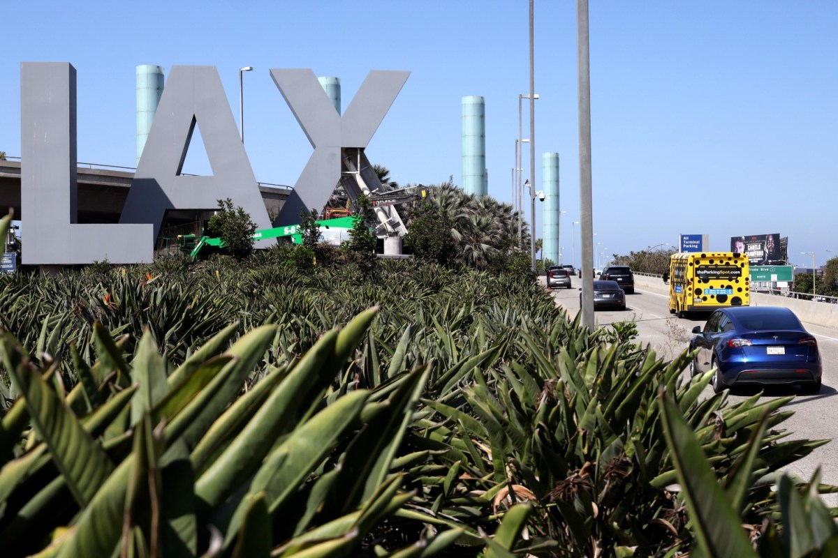 You are currently viewing Changes Are Coming for an Iconic Los Angeles Airport Sign – InsideHook