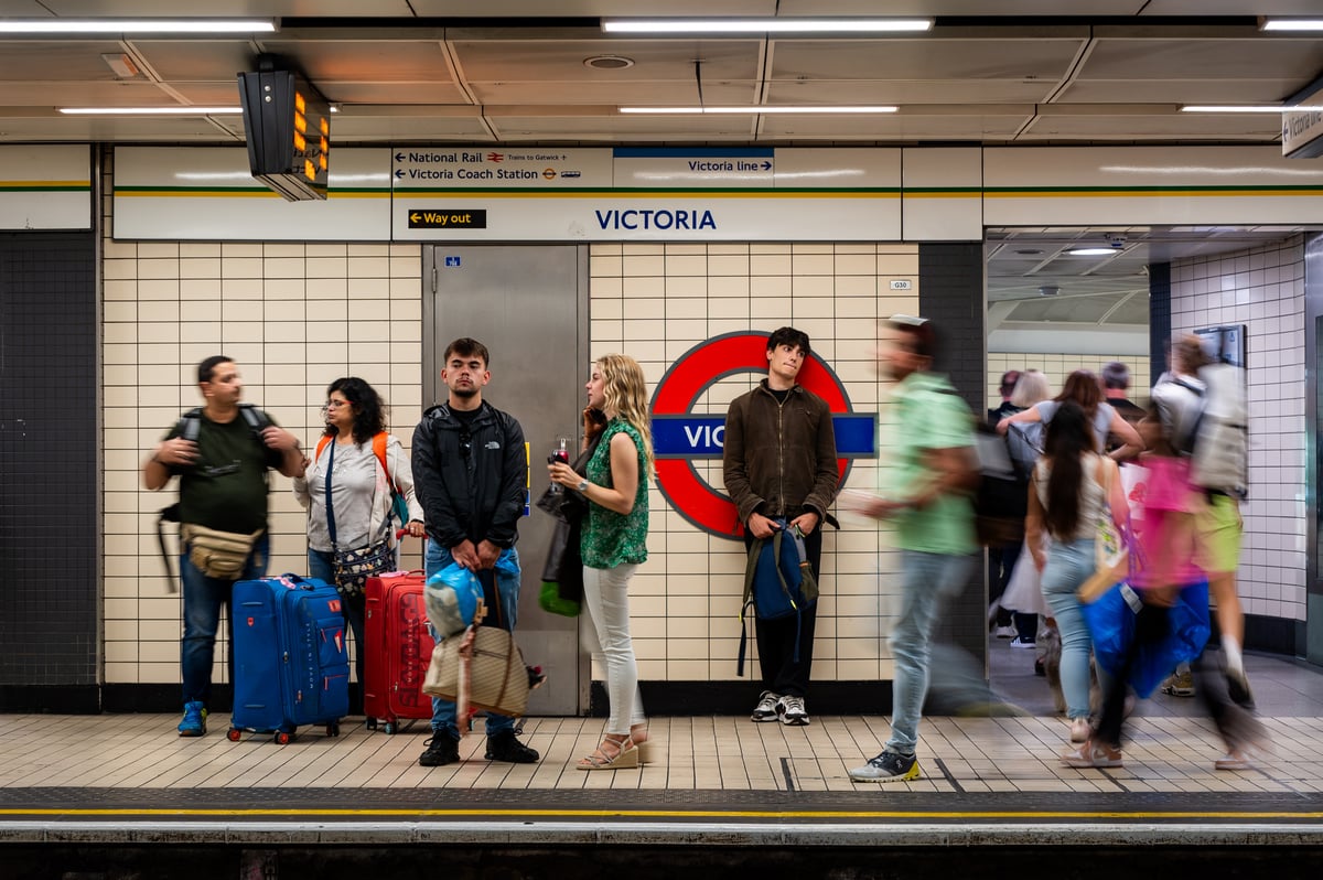 You are currently viewing Tube chaos continues despite end to RMT's five-day strike – live updates – London Evening Standard