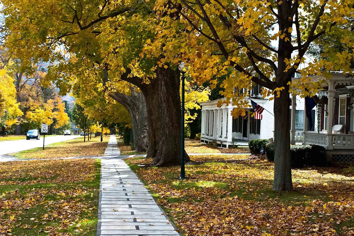 You are currently viewing 7 Charming U.S. Small Towns That Are Perfect for a Fall Getaway