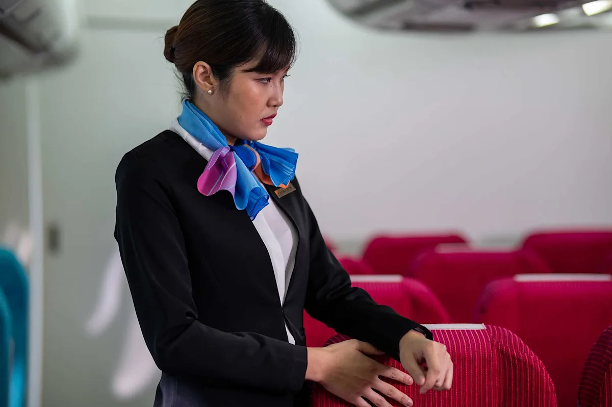 You are currently viewing This Is the Most Annoying Thing Airplane Passengers Do, According to Flight Attendants
