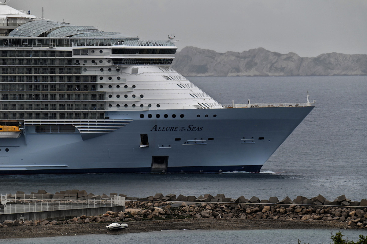 You are currently viewing Royal Caribbean Pauses Major Route After Travel Warning – yahoo.com