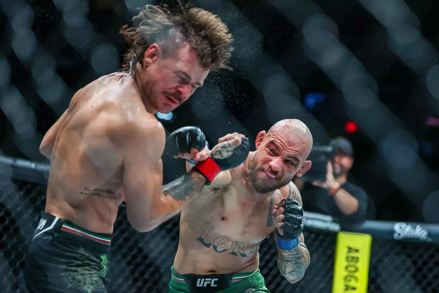 You are currently viewing Fighters and Fans Travel to San Antonio for Noche UFC – Houston Press