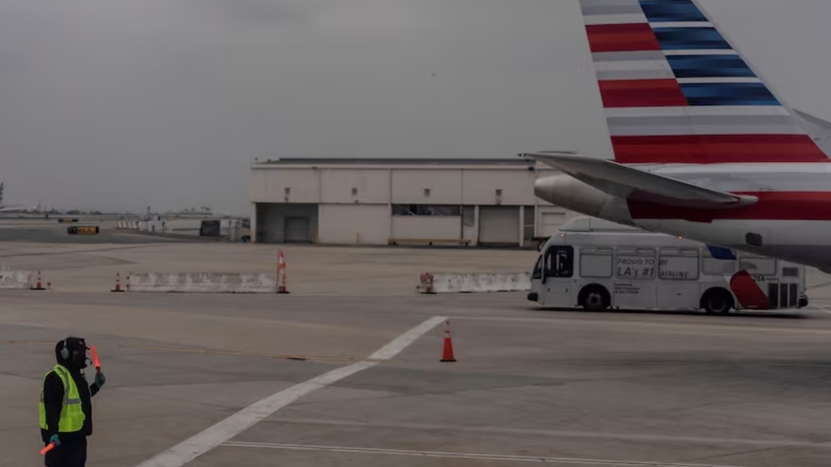 You are currently viewing Dallas air travel chaos: 1,800 flights delayed, FAA cites telecom equipment issue – India Today