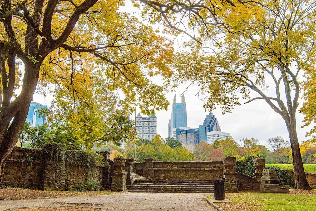 You are currently viewing 10 Affordable U.S. Destinations for a Last-minute Fall Getaway