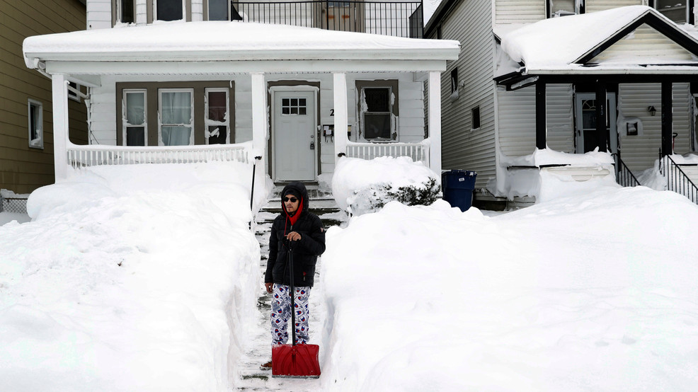 You are currently viewing New York governor declares state of emergency ahead of 'life-threatening snowstorm' – The National Desk