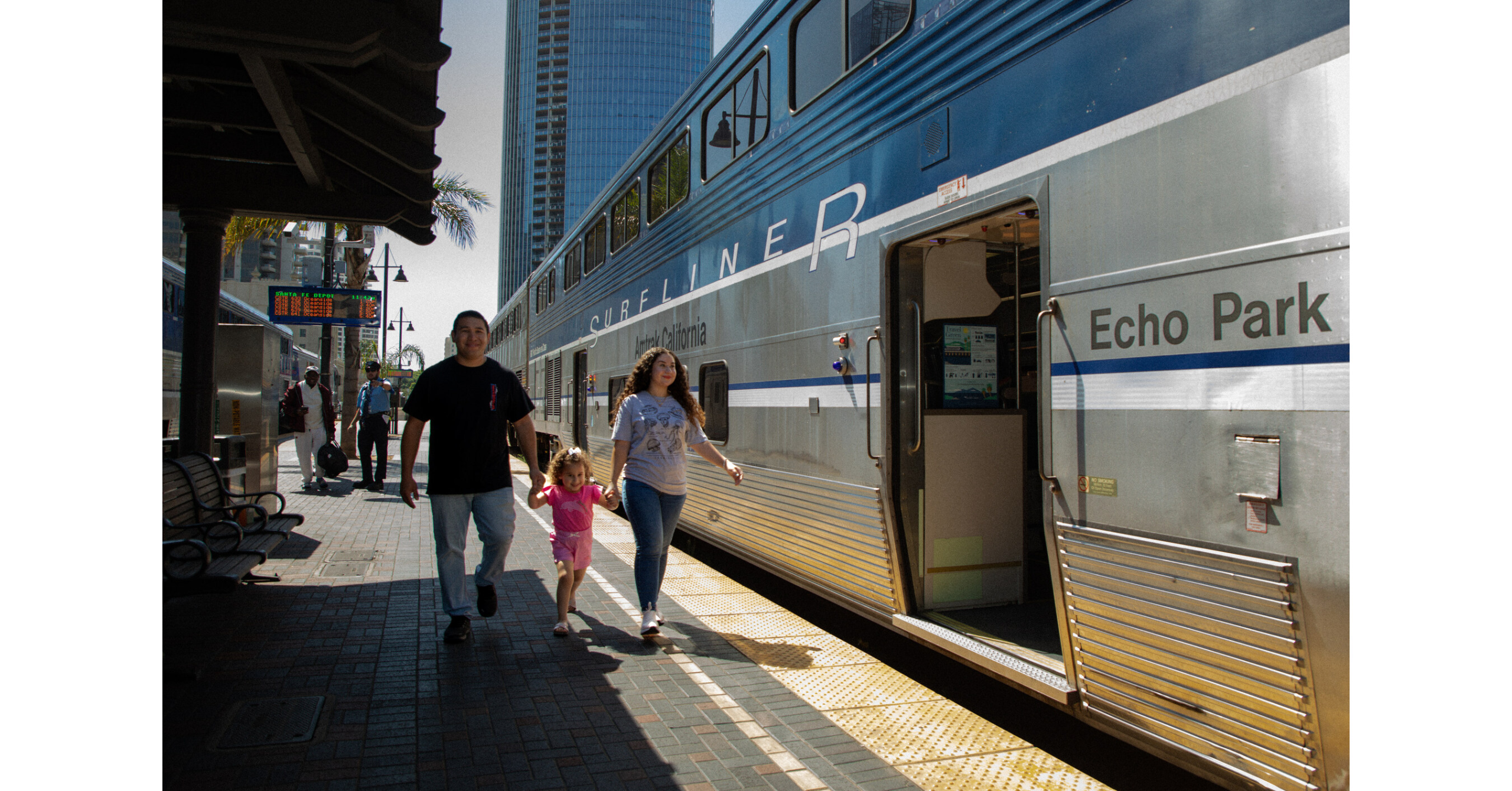 You are currently viewing Amtrak Pacific Surfliner and SeaWorld San Diego Launch New Travel and Ticket Discount Partnership – PR Newswire