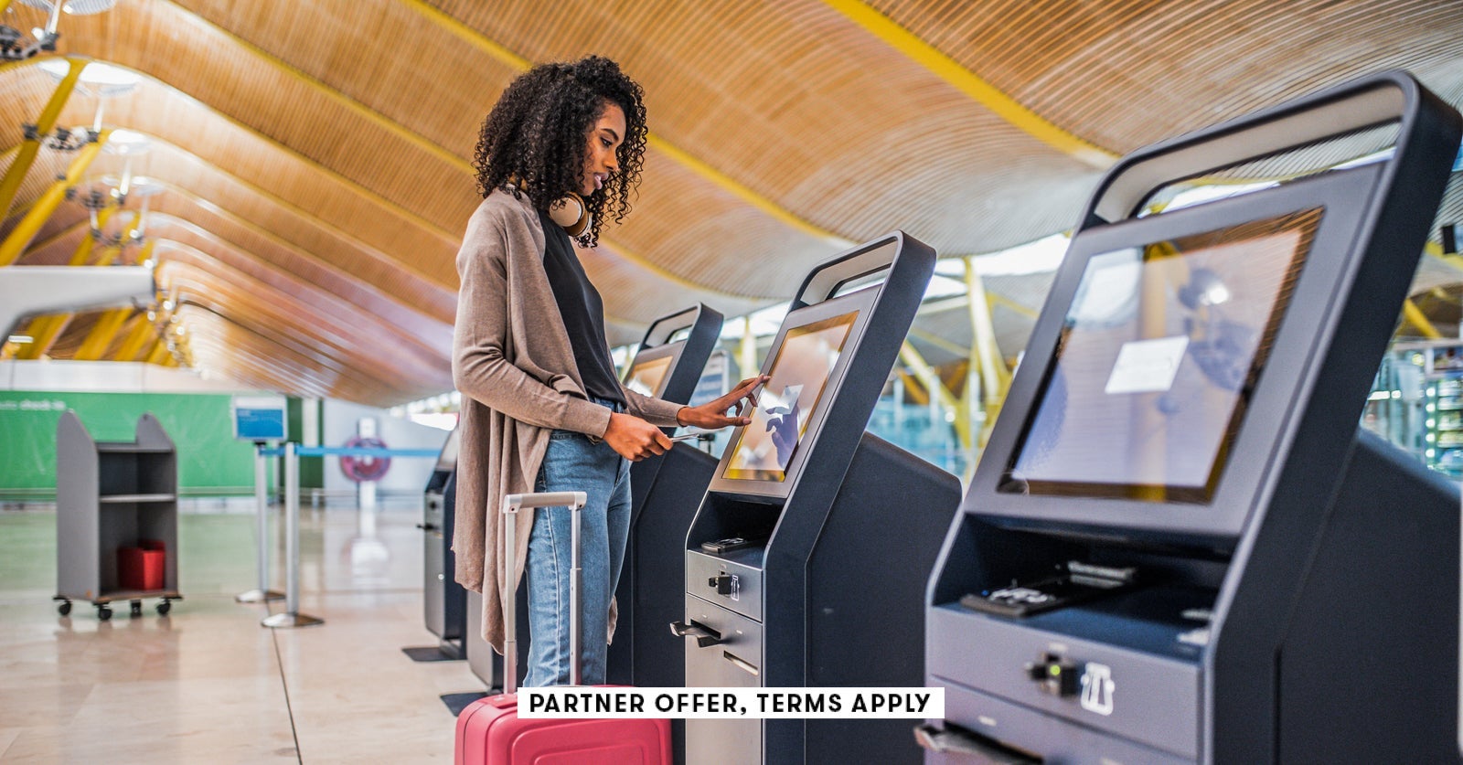 You are currently viewing Visa Infinite: Everything you need to know, from rental car perks to lounge access – The Points Guy
