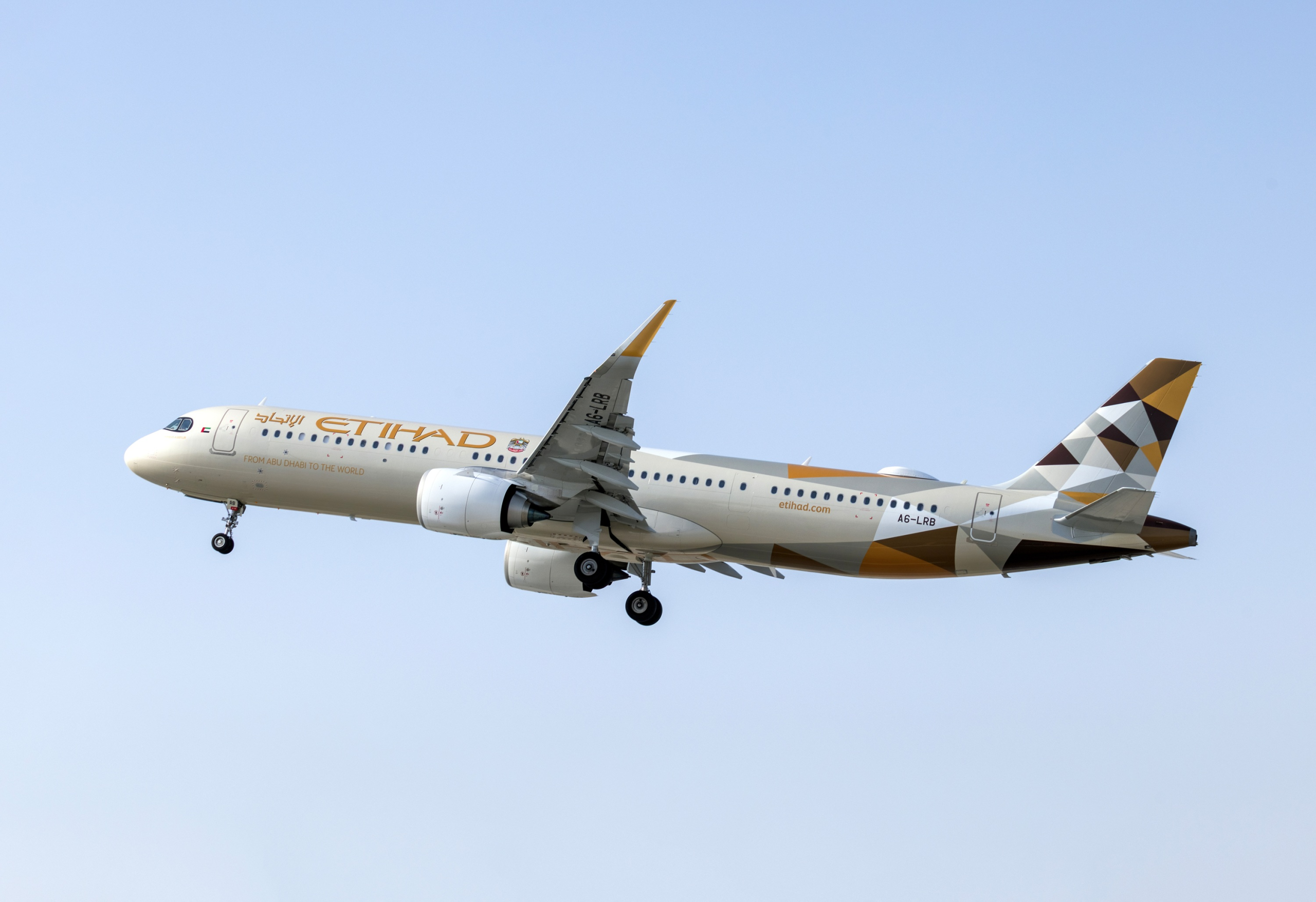 You are currently viewing Etihad Airways reaches landmark milestone with 300 daily passenger flights – Global Travel Retail Magazine