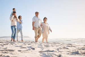 Read more about the article Less Than 1 in 5 Families Book with Travel Advisors – Travel Market Report