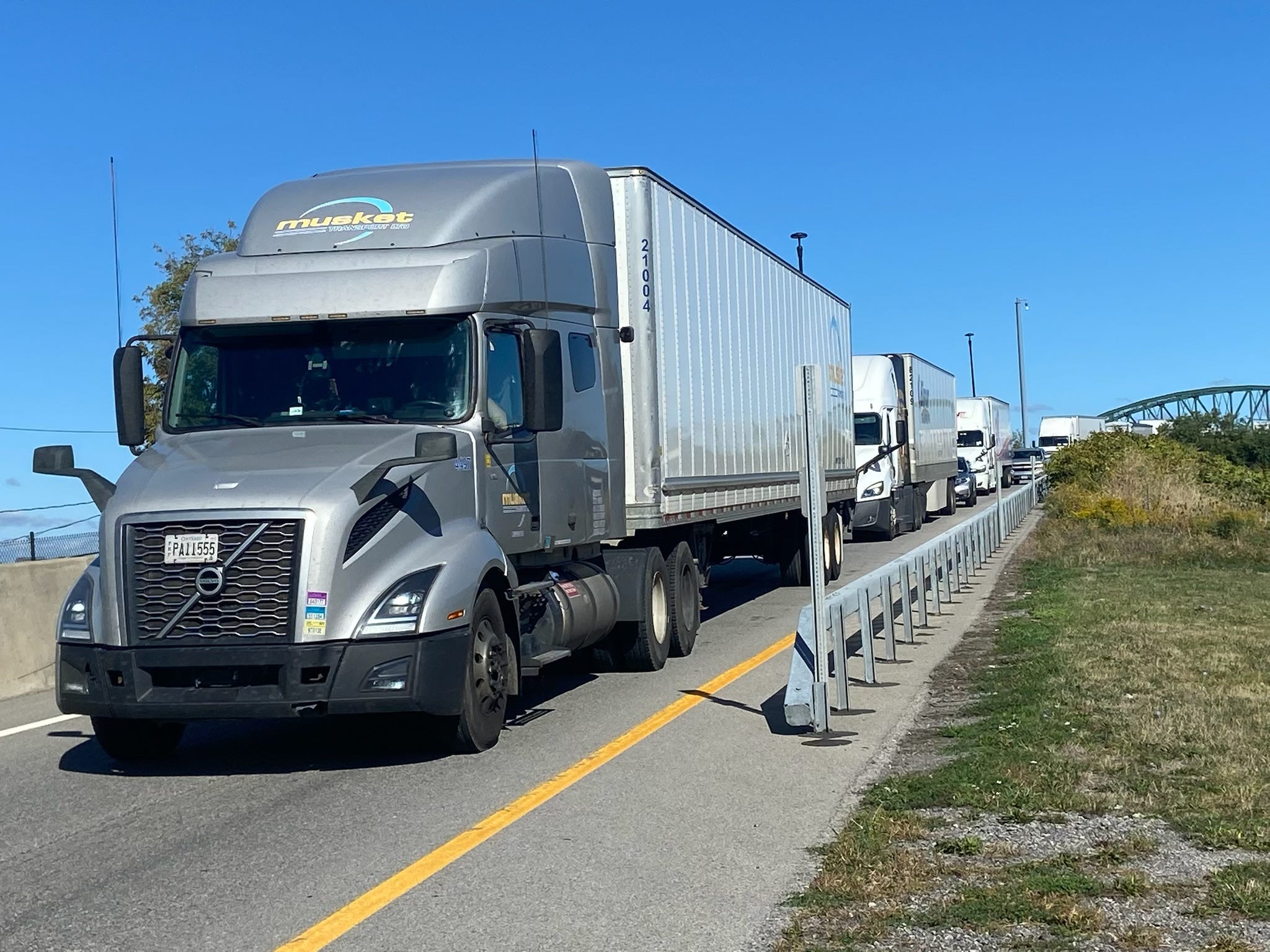 You are currently viewing Customs backlog in Canada triggers heavy traffic across Western New York – Audacy