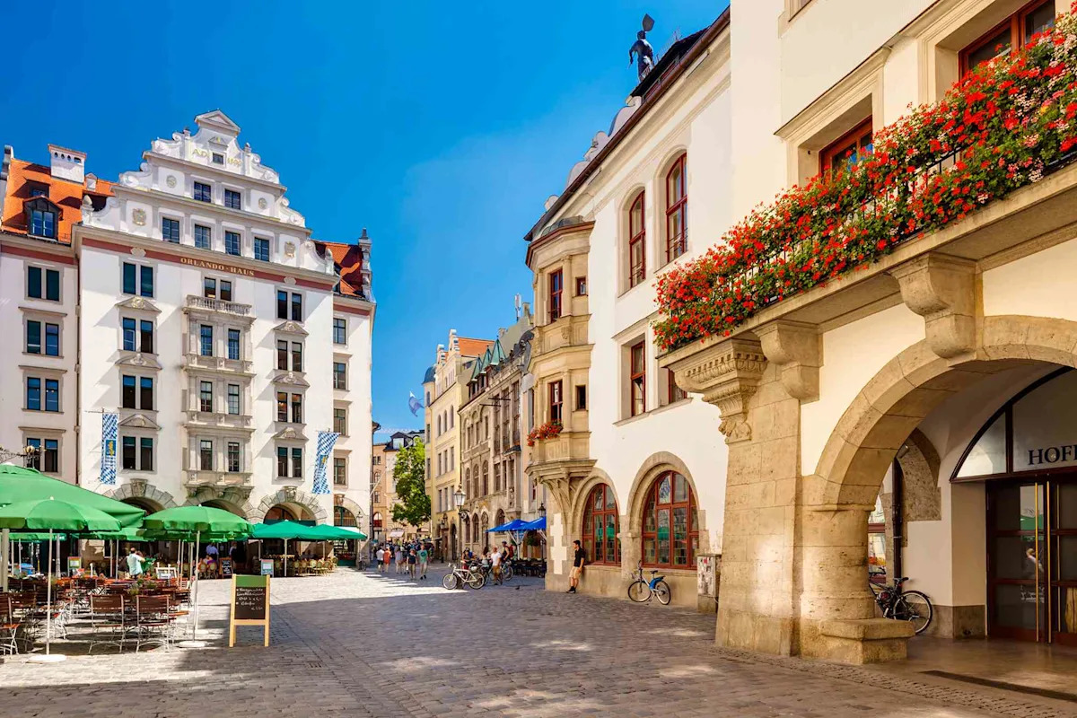 You are currently viewing 5 Stunning European Destinations That Are Even Better Outside Peak Tourist Season
