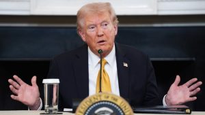 Read more about the article Trump administration news: Shutdown drags on as president embarks for key meetings in Asia – CNN