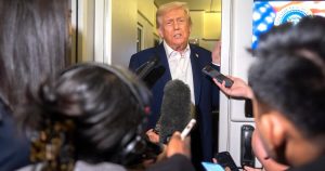 Read more about the article Trump travels to Asia for summits and a meeting with China's Xi as U.S. government shutdown drags on – Los Angeles Times