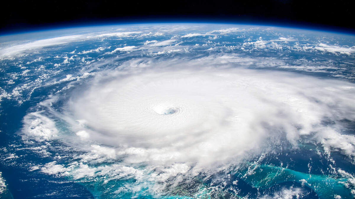You are currently viewing Tropical Storm Melissa Intensifies, Disrupts Florida Travel Plans – Newsradio WFLA Orlando