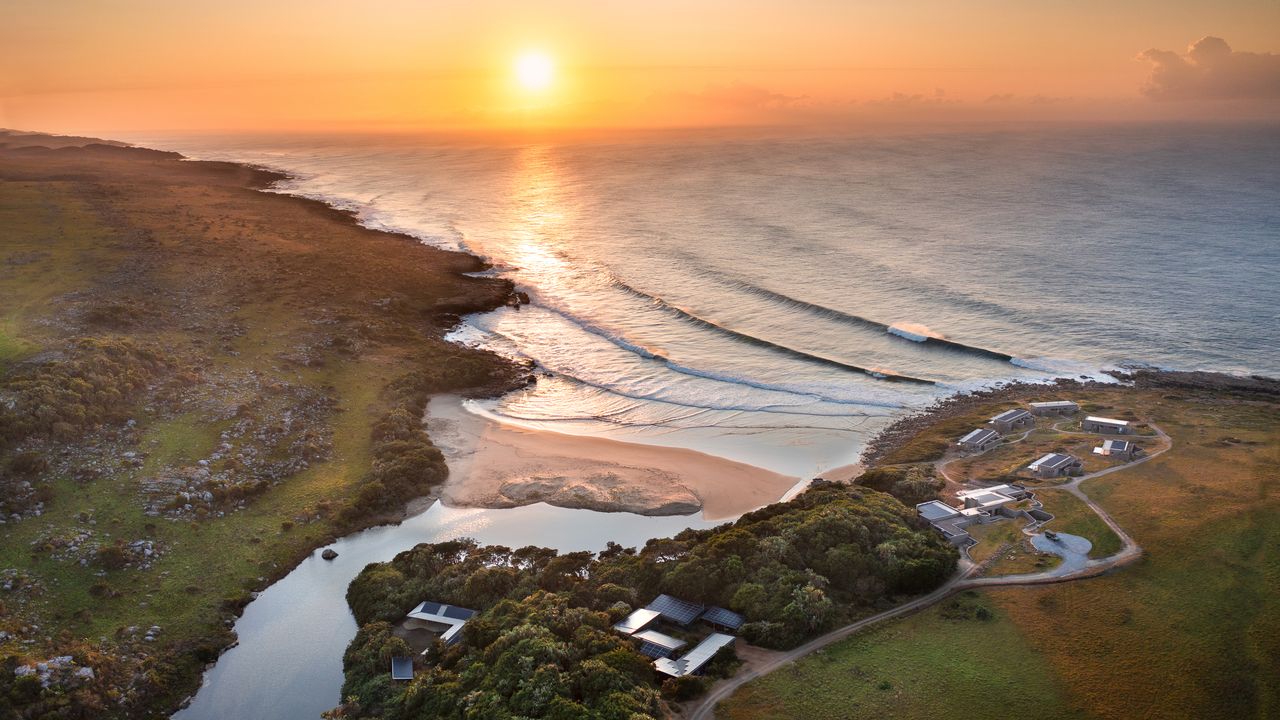 Read more about the article The 6 Best Safari-and-Beach Trip Ideas, From Madagascar to Mozambique – Condé Nast Traveler