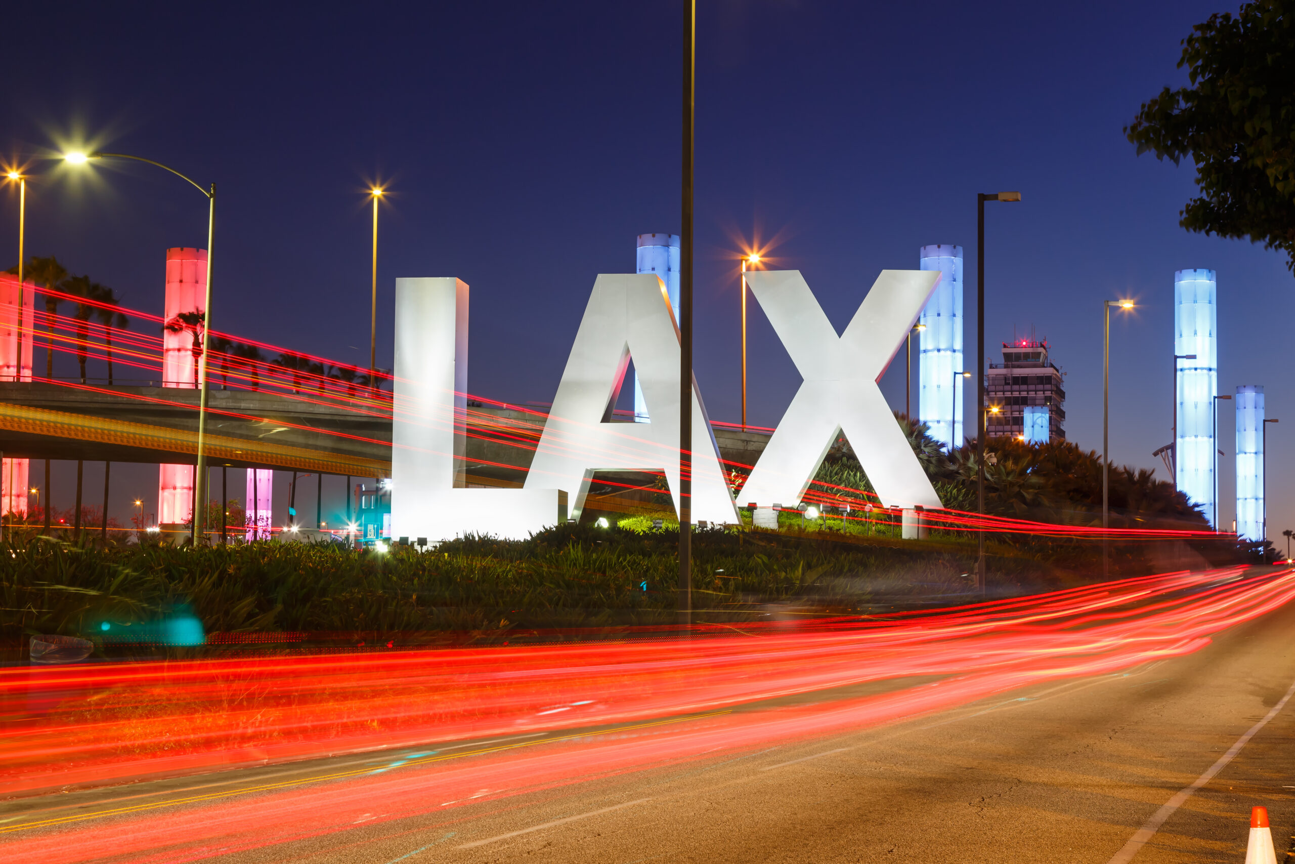 You are currently viewing LAX Braces for Shutdown Turmoil Ahead of Thanksgiving Rush – LAmag