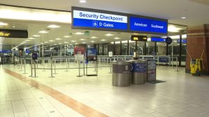 Read more about the article Tracking flight delays at Sky Harbor Airport – 12News