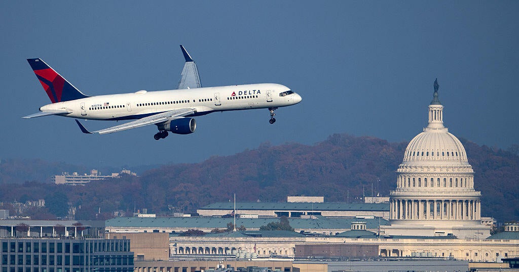 You are currently viewing Air travel should be back to normal by the weekend after government shutdown ends, Delta CEO says – CBS News