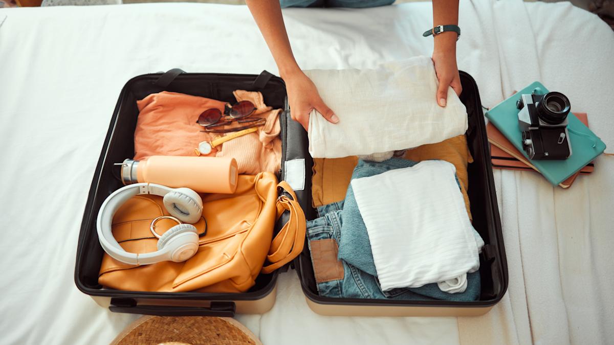 You are currently viewing 6 Ways To Cut Your Travel Costs This Holiday Season – AOL.com