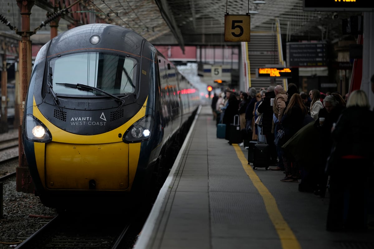 You are currently viewing 'Major disruption' to Glasgow trains cleared – advice issued to affected passengers – NationalWorld