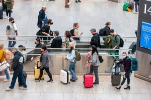 Read more about the article Thanksgiving Holiday Travel Guide 2025: Storm Warnings, Traffic Trends And Essential Advice – Outlook Traveller