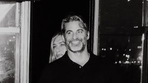 Read more about the article Jennifer Aniston Goes Instagram Official With Boyfriend Jim Curtis