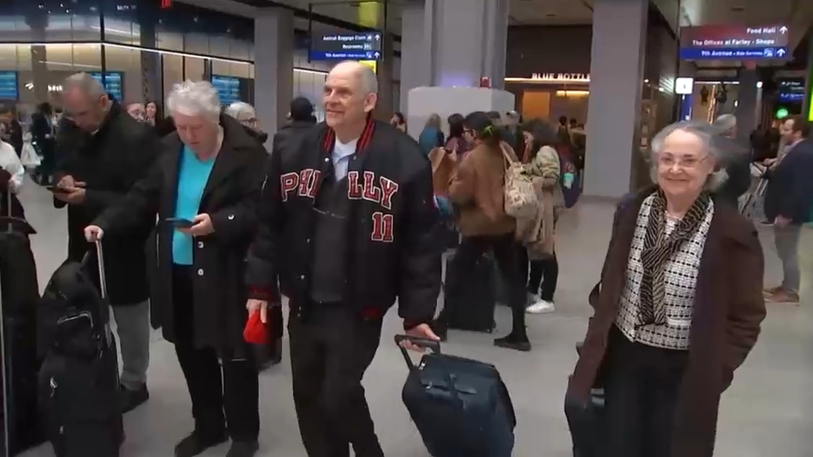 You are currently viewing Thanksgiving travel tips: Train passengers, drivers brace for packed roads amid busy travel week – ABC7 New York