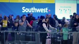 Read more about the article Holiday travel rush fills Houston airports as Thanksgiving window closes – Click2Houston
