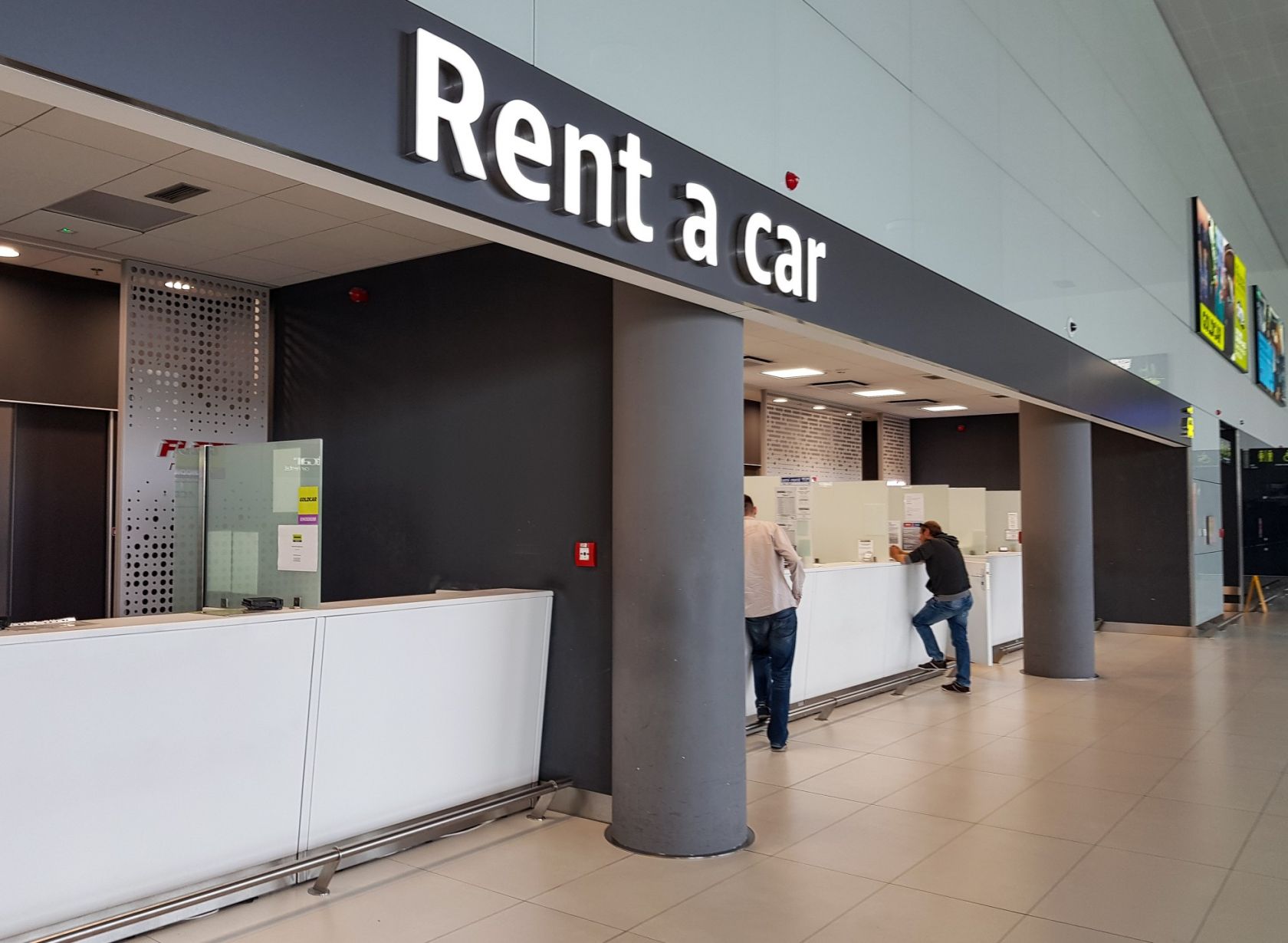 You are currently viewing Tourist hotspot tightening car rental rules – The Portugal News