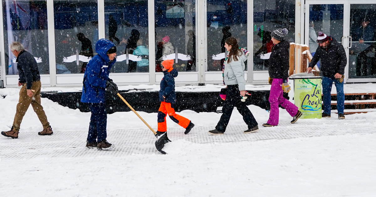 Read more about the article Persistent weekend storms bring heavy snow and disrupt flights across the U.S. – NBC News