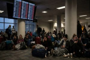 Read more about the article Thousands Of Passengers Grounded Across US with 2,885 Delays and 451 Cancellations at Chicago O’Hare, Atlanta, Charlotte and More, Hitting American Airlines, Delta, United and Others: All You Need to Know – Travel And Tour World