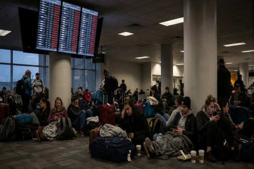 You are currently viewing Thousands Of Passengers Grounded Across US with 2,885 Delays and 451 Cancellations at Chicago O’Hare, Atlanta, Charlotte and More, Hitting American Airlines, Delta, United and Others: All You Need to Know – Travel And Tour World